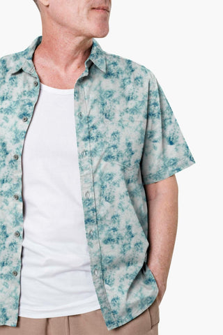 Men's Printed Casual ShirtsProduct Name: Men's Printed Casual Shirts
Package Contains: It has 1 Shirt
Fabric: Poly Cotton
Color: Multicolor
Pattern: Printed
Fit: Regular Fit
Sleeves Type:FakirakartPrinted Casual Shirts